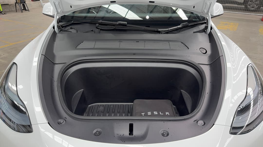 2023 Tesla Model Y Long Range, Automatic, 28994 km, Open Bonnet (Engine)