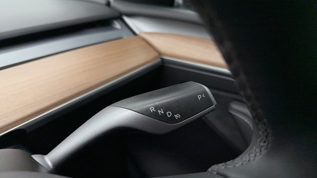 2023 Tesla Model Y Long Range, Automatic, 28994 km, Gear Lever 