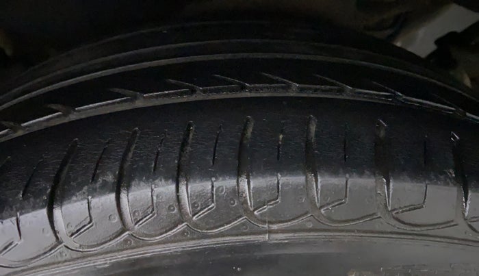 2012 Volkswagen Jetta TRENDLINE 1.4 TSI MT, Petrol, Manual, 76,679 km, Left Rear Tyre Tread