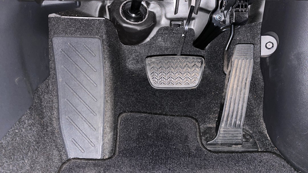 2020 Toyota RAV4 Gx (2wd), Automatic, 49339 km, Pedals and Footmat