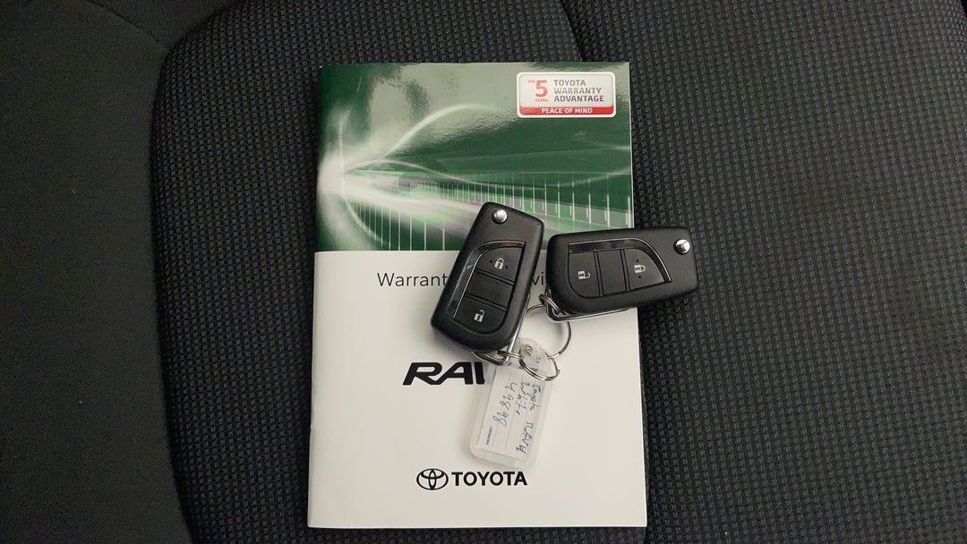 2020 Toyota RAV4 Gx (2wd), Automatic, 49339 km, Key Close-up