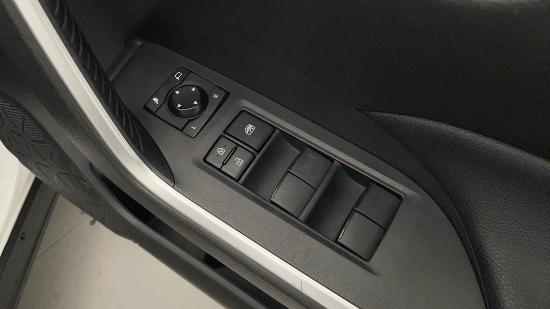 2020 Toyota RAV4 Gx (2wd), Automatic, 49339 km, Drivers Side Door Panel Controls