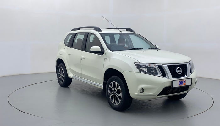 2015 Nissan Terrano XL OPT 85 PS, Diesel, Manual, 1,21,197 km, Right Front Diagonal (45- Degree) View