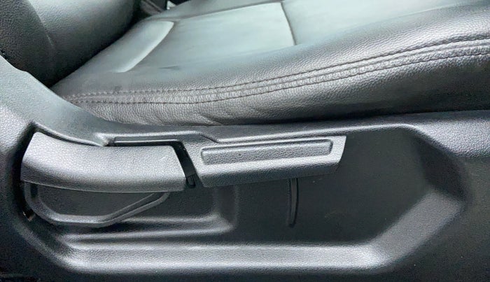 2019 Hyundai VENUE 1.0 TURBO GDI SX+ AT, Petrol, Automatic, 26,885 km, Driver Side Adjustment Panel