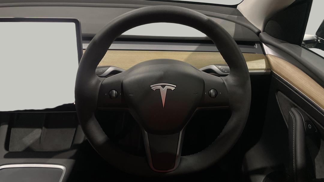 2023 Tesla Model Y Rear-wheel Drive, Automatic, 55947 km, Steering Wheel Close-up