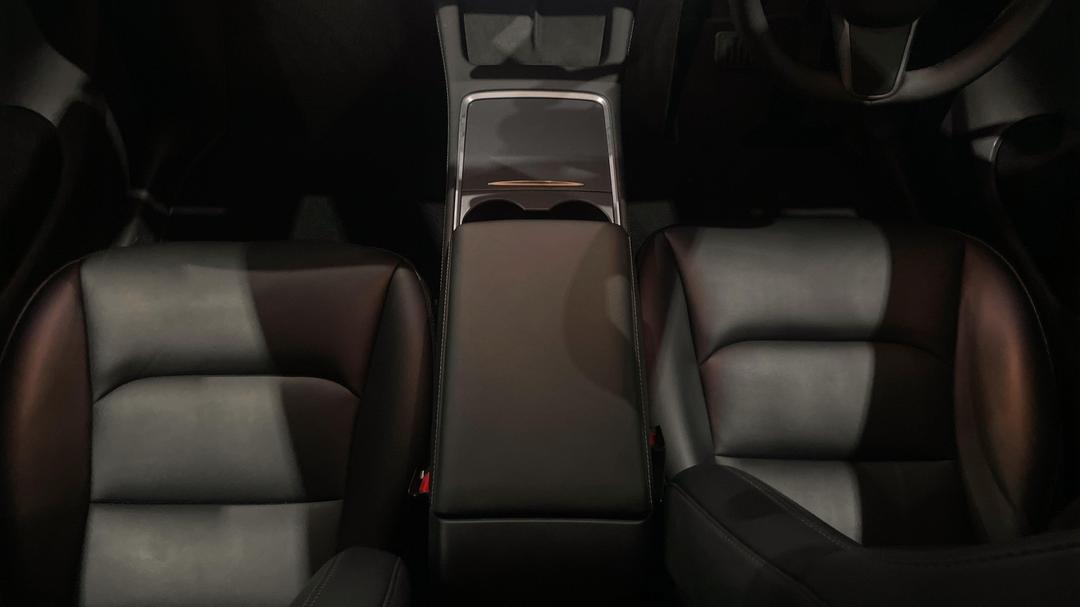 2023 Tesla Model Y Rear-wheel Drive, Automatic, 55947 km, Center Console
