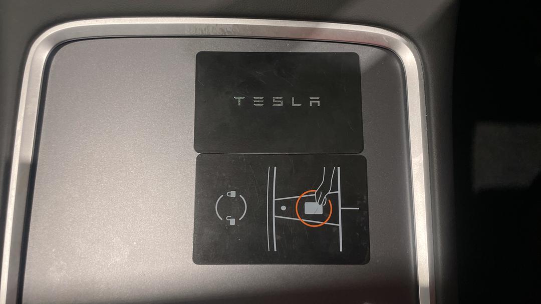 2023 Tesla Model Y Rear-wheel Drive, Automatic, 55947 km, Key Close-up