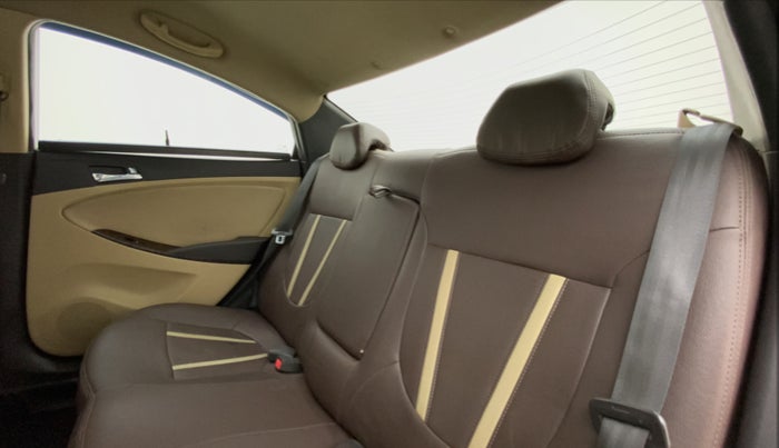 2015 Hyundai Verna FLUIDIC 1.6 CRDI SX AT, Diesel, Automatic, 94,546 km, Right Side Rear Door Cabin