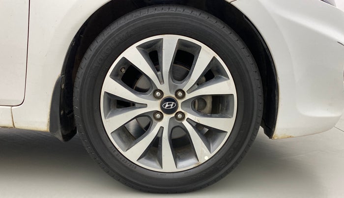 2015 Hyundai Verna FLUIDIC 1.6 CRDI SX AT, Diesel, Automatic, 94,546 km, Right Front Wheel