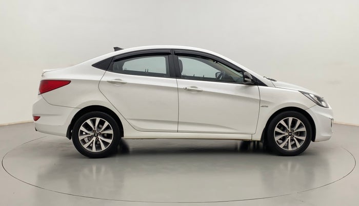 2015 Hyundai Verna FLUIDIC 1.6 CRDI SX AT, Diesel, Automatic, 94,546 km, Right Side View