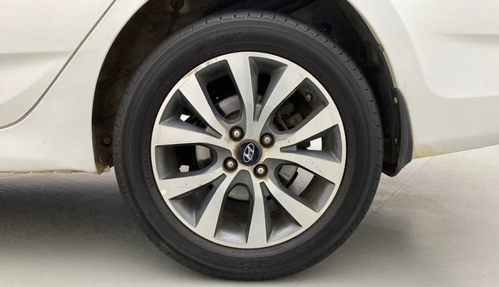 2015 Hyundai Verna FLUIDIC 1.6 CRDI SX AT, Diesel, Automatic, 94,546 km, Left Rear Wheel