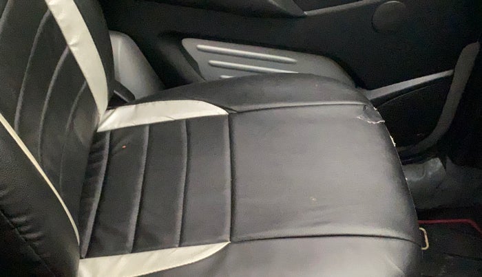 2018 Datsun Redi Go T(O) 1.0, Petrol, Manual, 35,190 km, Front left seat (passenger seat) - Cover slightly torn