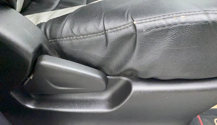 2018 Datsun Redi Go T(O) 1.0, Petrol, Manual, 35,190 km, Driver Side Adjustment Panel