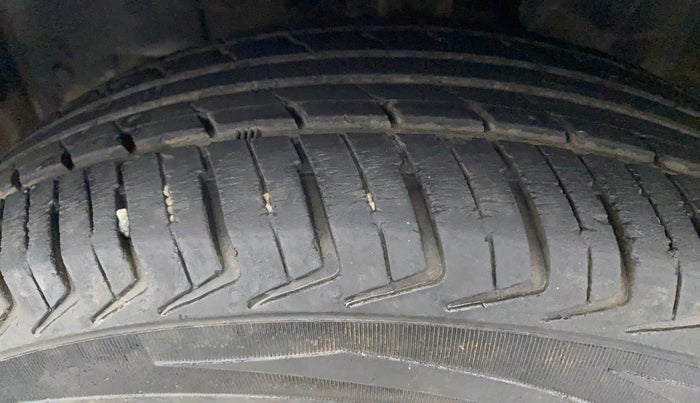 2018 Datsun Redi Go T(O) 1.0, Petrol, Manual, 35,190 km, Left Front Tyre Tread