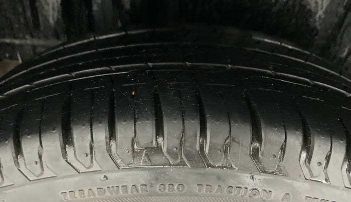 2019 Maruti XL6 ALPHA SHVS  MT, Petrol, Manual, 15,561 km, Right Rear Tyre Tread