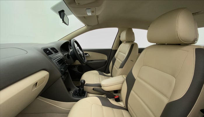 2014 Volkswagen Vento COMFORTLINE MT PETROL, Petrol, Manual, 58,108 km, Right Side Front Door Cabin