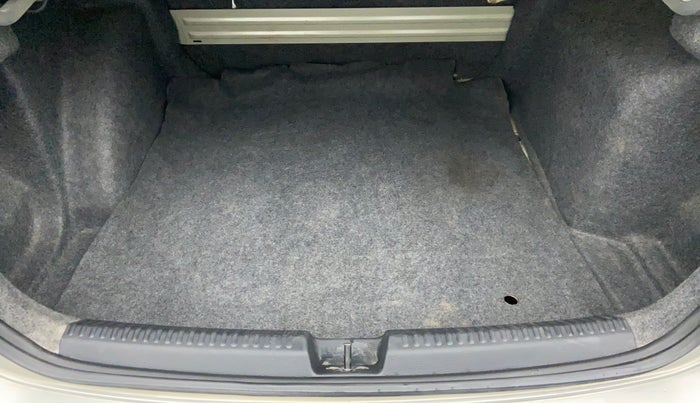 2014 Volkswagen Vento COMFORTLINE MT PETROL, Petrol, Manual, 58,108 km, Boot Inside