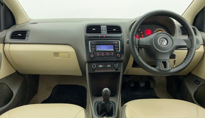 2014 Volkswagen Vento COMFORTLINE MT PETROL, Petrol, Manual, 58,108 km, Dashboard