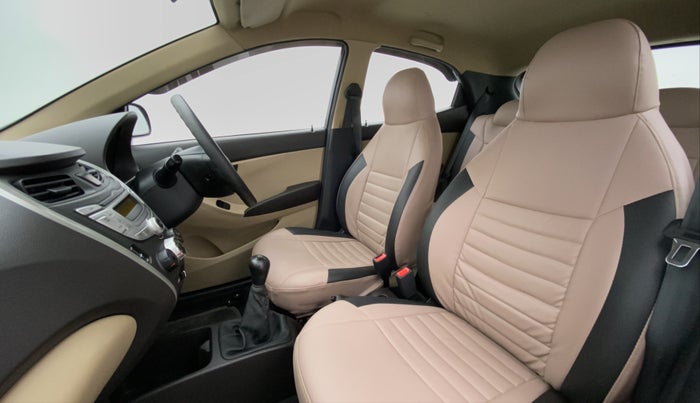 2018 Hyundai Eon MAGNA PLUS, Petrol, Manual, 3,922 km, Right Side Front Door Cabin