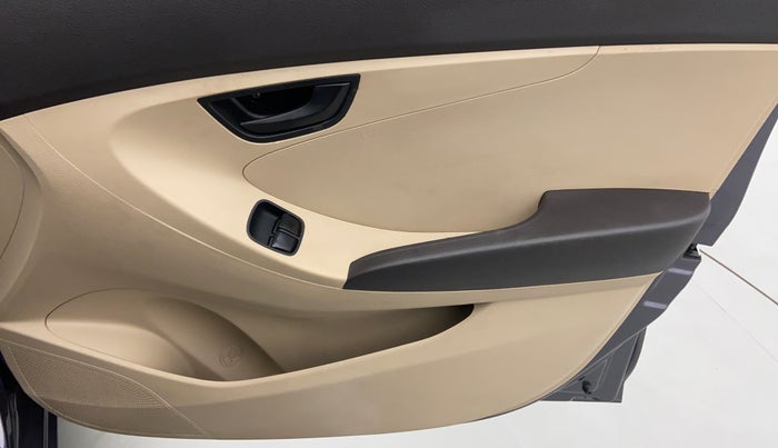 2018 Hyundai Eon MAGNA PLUS, Petrol, Manual, 3,922 km, Driver Side Door Panels Control