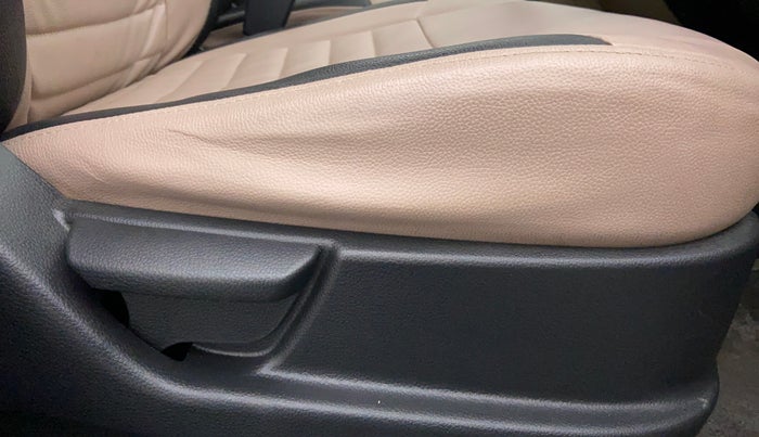 2018 Hyundai Eon MAGNA PLUS, Petrol, Manual, 3,922 km, Driver Side Adjustment Panel