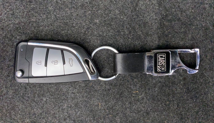 2015 Datsun Go A, Petrol, Manual, 65,131 km, Key Close Up