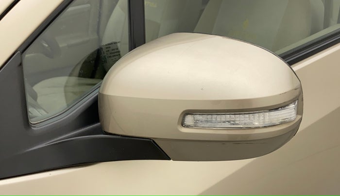 2012 Maruti Ertiga ZXI, Petrol, Manual, 42,509 km, Left rear-view mirror - Cover has minor damage