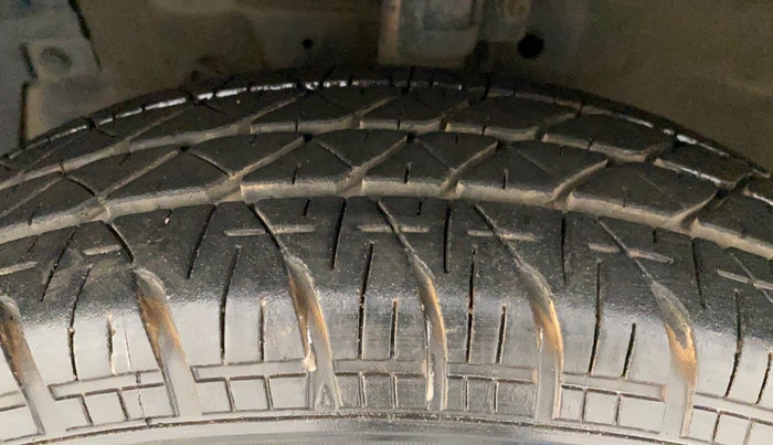 2014 Maruti Swift Dzire VXI, Petrol, Manual, 54,558 km, Left Front Tyre Tread