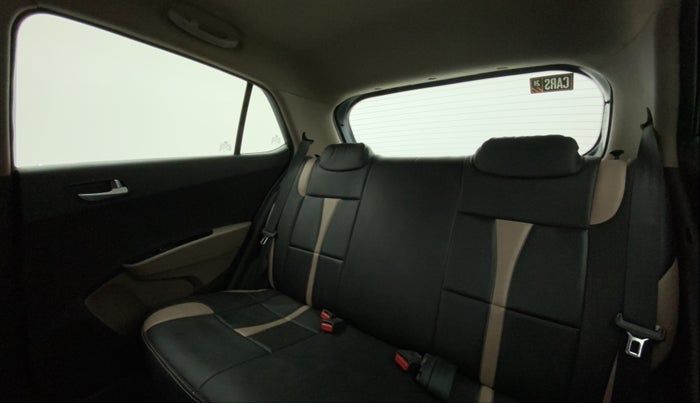 2018 Hyundai Grand i10 SPORTZ 1.2 KAPPA VTVT, CNG, Manual, 91,732 km, Right Side Rear Door Cabin