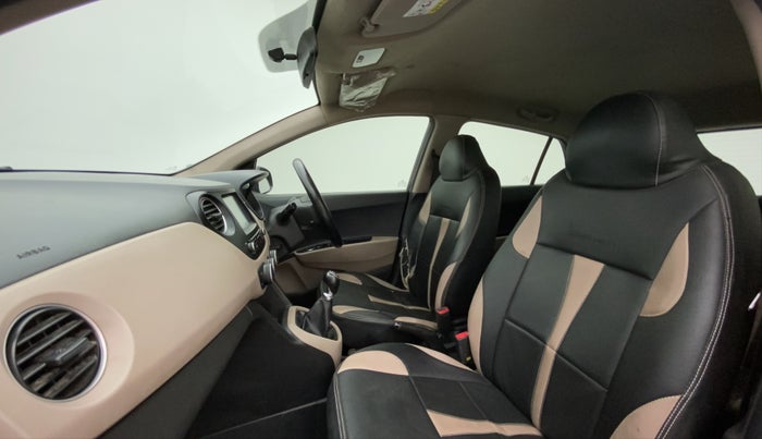 2018 Hyundai Grand i10 SPORTZ 1.2 KAPPA VTVT, CNG, Manual, 91,732 km, Right Side Front Door Cabin