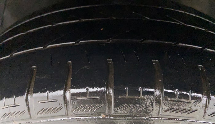 2014 Hyundai i20 ASTA 1.2, Petrol, Manual, 40,499 km, Left Front Tyre Tread