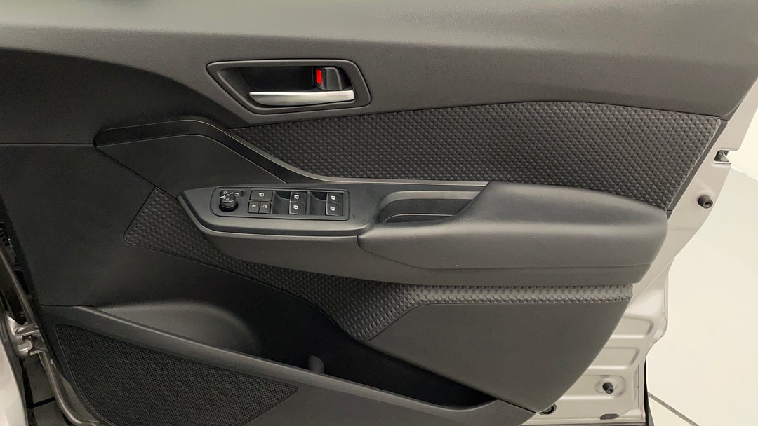 2019 Toyota C-HR (2wd), Manual, 72889 km, Speaker View