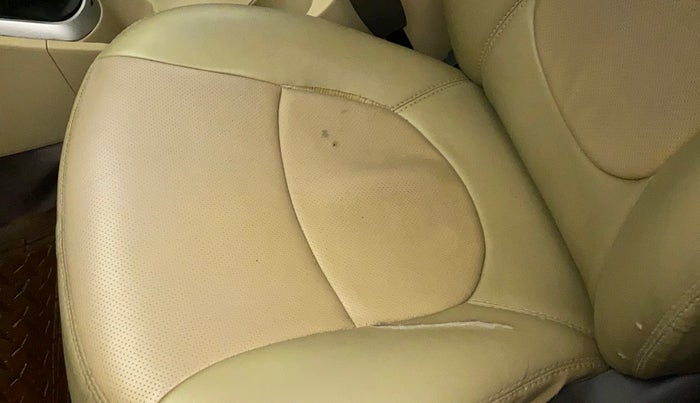2014 Hyundai Verna FLUIDIC 1.6 VTVT SX, Petrol, Manual, 65,104 km, Front left seat (passenger seat) - Cover slightly torn