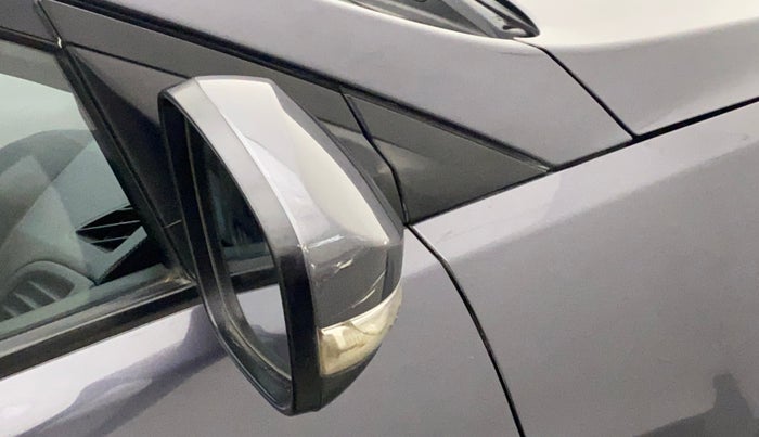 2014 Hyundai Verna FLUIDIC 1.6 VTVT SX, Petrol, Manual, 65,104 km, Right rear-view mirror - Minor scratches