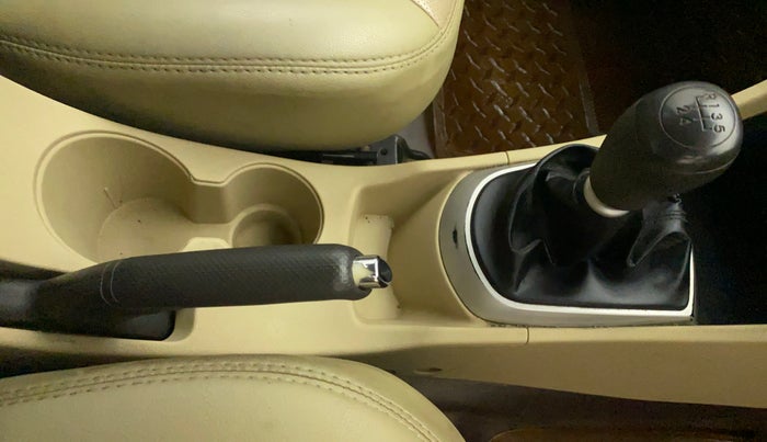 2014 Hyundai Verna FLUIDIC 1.6 VTVT SX, Petrol, Manual, 65,104 km, Gear Lever
