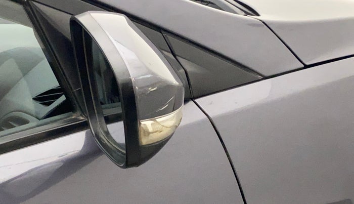 2014 Hyundai Verna FLUIDIC 1.6 VTVT SX, Petrol, Manual, 65,104 km, Right rear-view mirror - Indicator light has minor damage