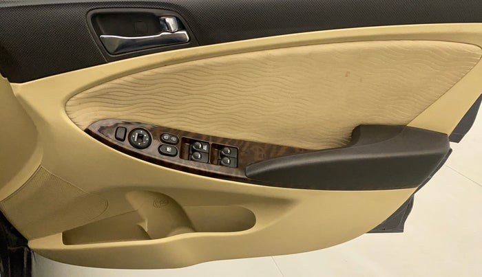 2014 Hyundai Verna FLUIDIC 1.6 VTVT SX, Petrol, Manual, 65,104 km, Driver Side Door Panels Control