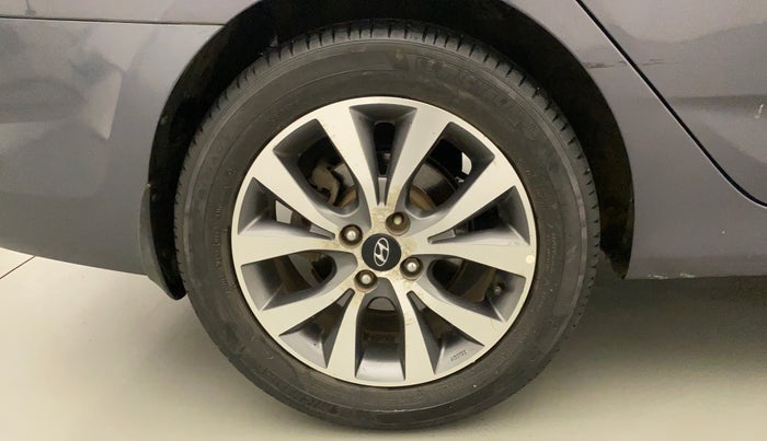 2014 Hyundai Verna FLUIDIC 1.6 VTVT SX, Petrol, Manual, 65,104 km, Right Rear Wheel