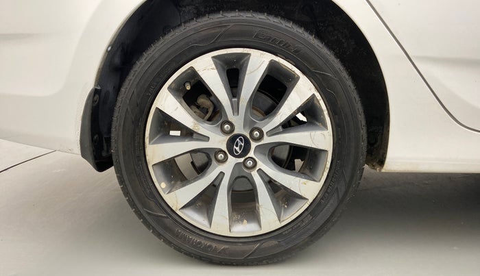 2014 Hyundai Verna FLUIDIC 1.6 CRDI SX, Diesel, Manual, 78,993 km, Right Rear Wheel