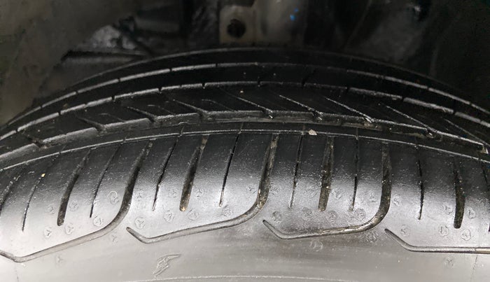 2016 Maruti Baleno ALPHA PETROL 1.2, Petrol, Manual, 94,552 km, Left Front Tyre Tread