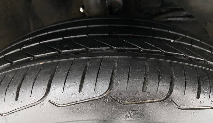 2016 Maruti Baleno ALPHA PETROL 1.2, Petrol, Manual, 94,552 km, Right Front Tyre Tread