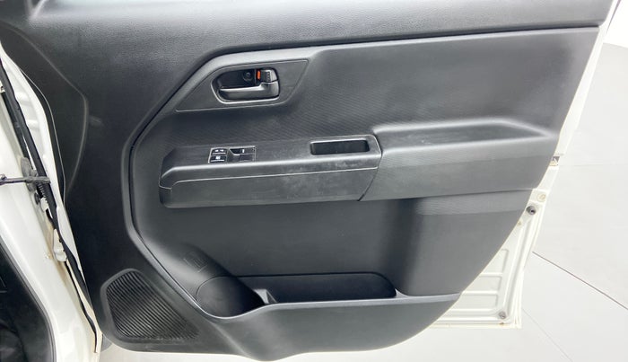 2020 Maruti New Wagon-R LXI 1.0 L, Petrol, Manual, 13,473 km, Driver Side Door Panels Control