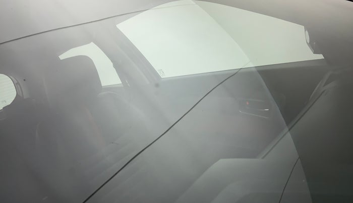 2016 Maruti Vitara Brezza ZDI, Diesel, Manual, 74,950 km, Front windshield - Minor spot on windshield