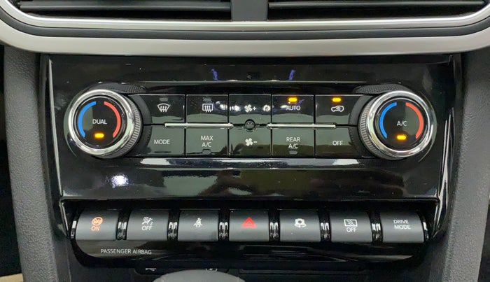 2022 Mahindra XUV700 AX 7 LUXURY D AWD AT 7 STR, Diesel, Automatic, 4,418 km, Automatic Climate Control