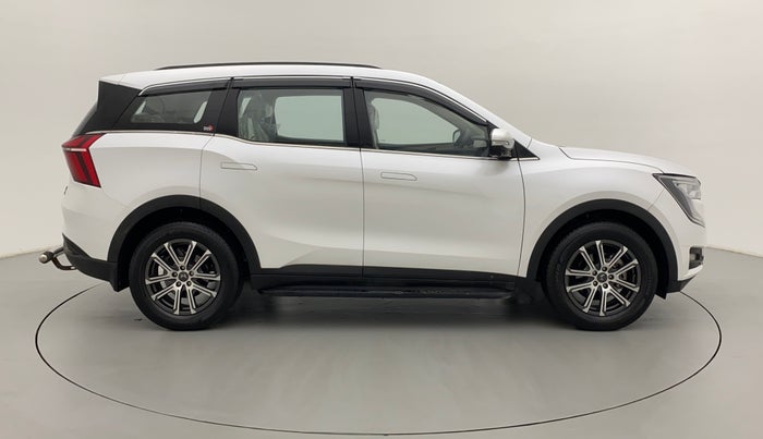 2022 Mahindra XUV700 AX 7 LUXURY D AWD AT 7 STR, Diesel, Automatic, 4,418 km, Right Side View