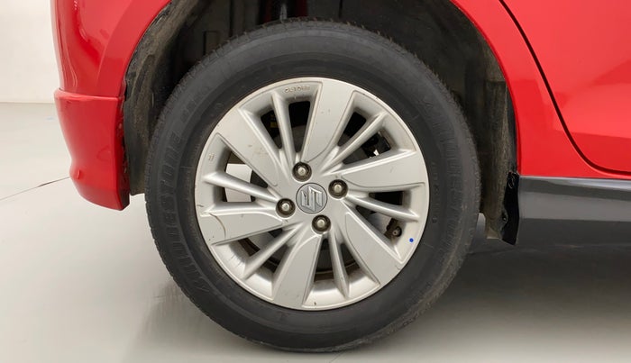 2017 Maruti Swift ZDI, Diesel, Manual, 55,856 km, Right Rear Wheel