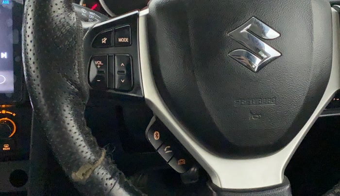 2017 Maruti Swift ZDI, Diesel, Manual, 55,856 km, Steering wheel - Sound system control not functional