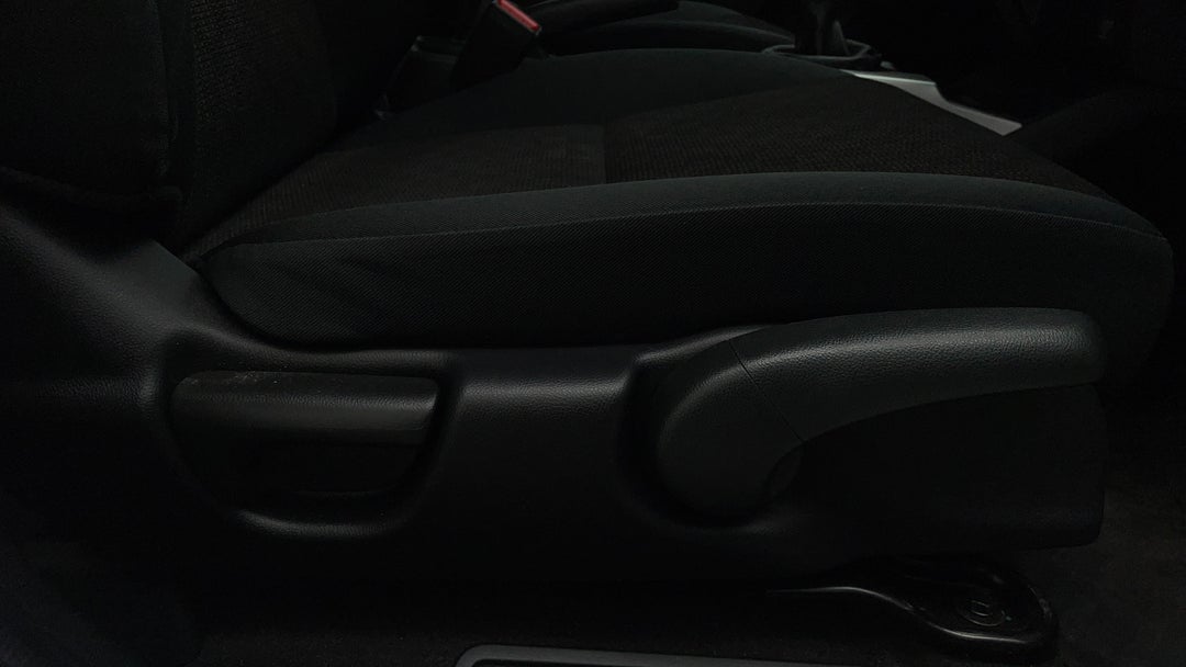 2016 Honda Jazz Vti, Manual, 73248 km, Drivers Side Adjustment Panel