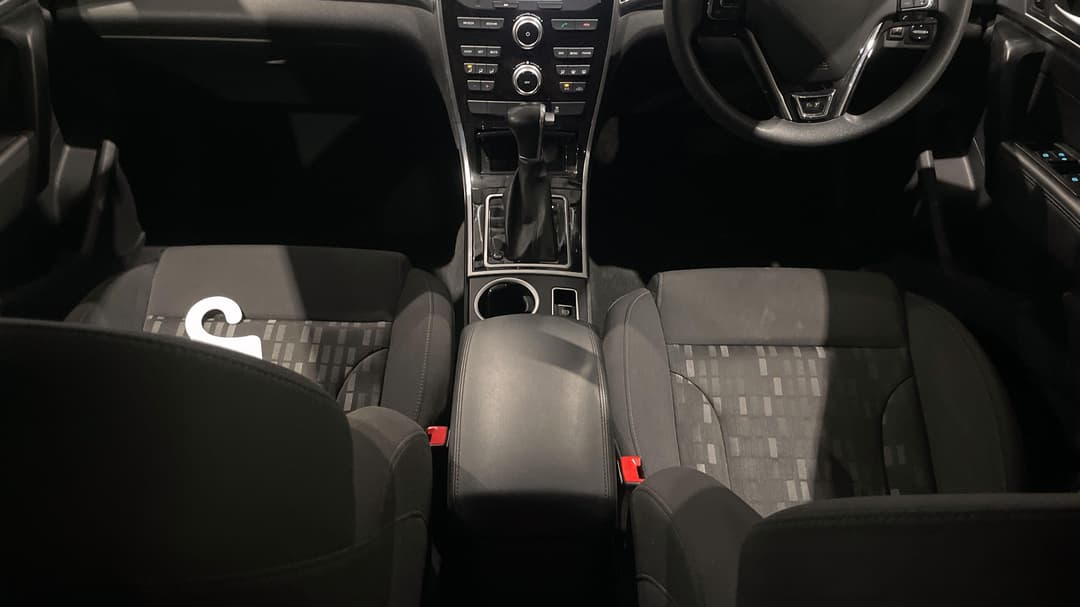 2020 Haval H2 Premium 2WD, Automatic, 63137 km, Center Console