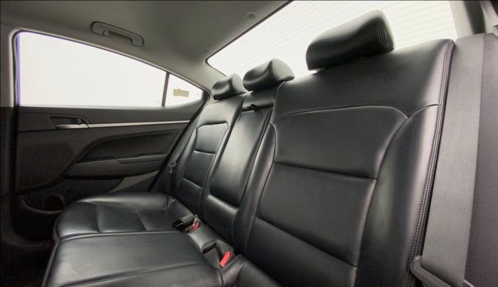 2018 Hyundai New Elantra 2.0 SX AT PETROL, Petrol, Automatic, 26,986 km, Right Side Rear Door Cabin